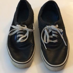 Black Vans lace up shoe